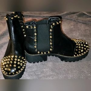 Cape Robin ankle boots